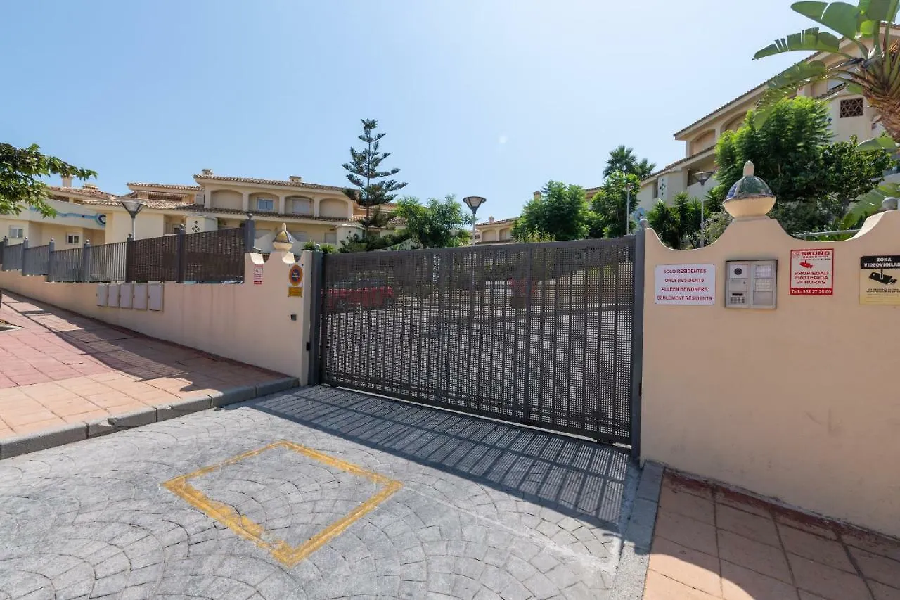 Costa Quebrada Beachfront Apartment Benalmadena