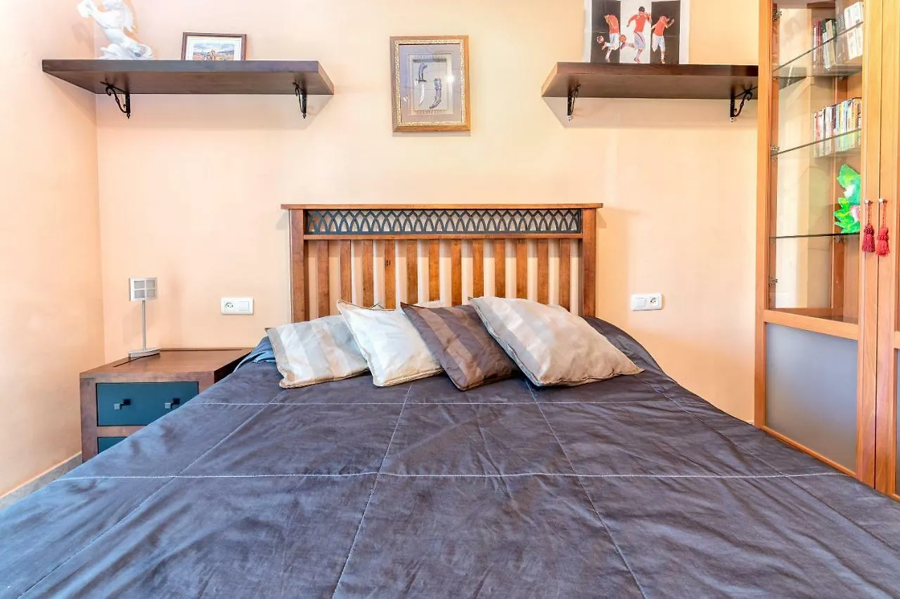 Costa Quebrada Beachfront Apartment Бенальмадена