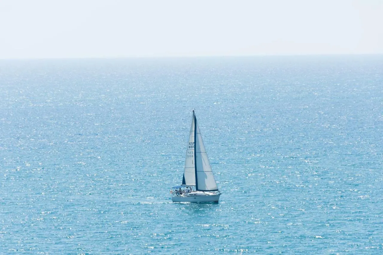 Costa Quebrada Beachfront Apartment Benalmadena