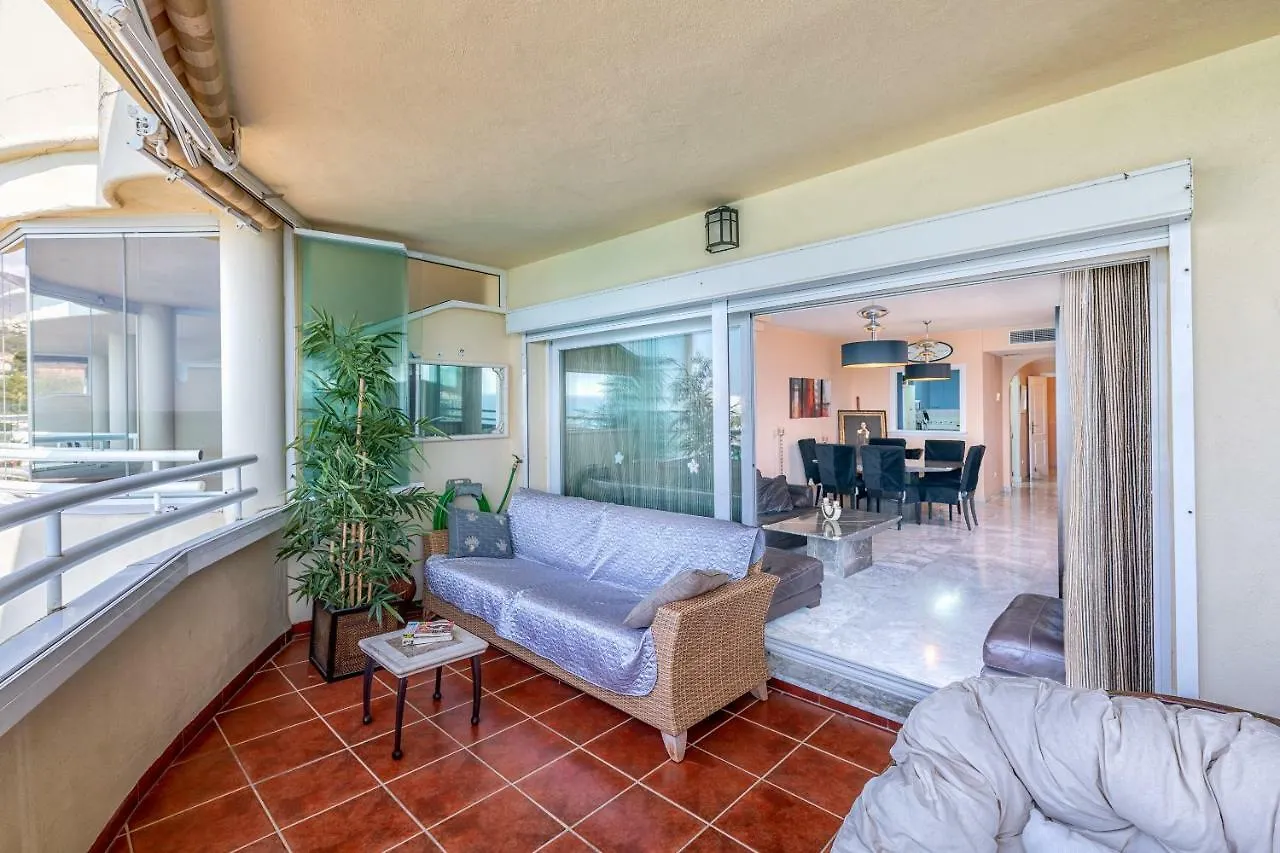 Costa Quebrada Beachfront Apartment Benalmadena