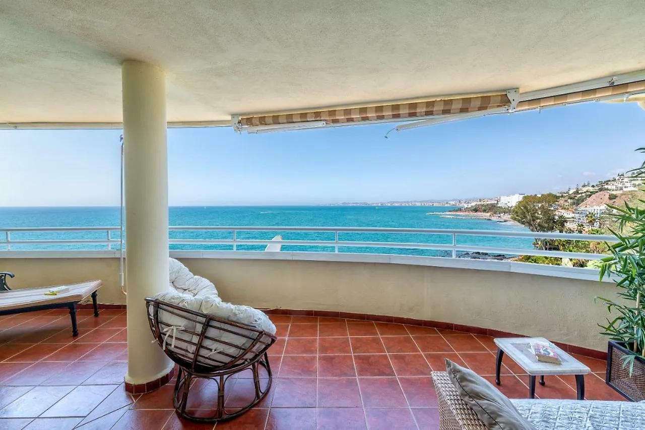 Costa Quebrada Beachfront Apartment Benalmadena