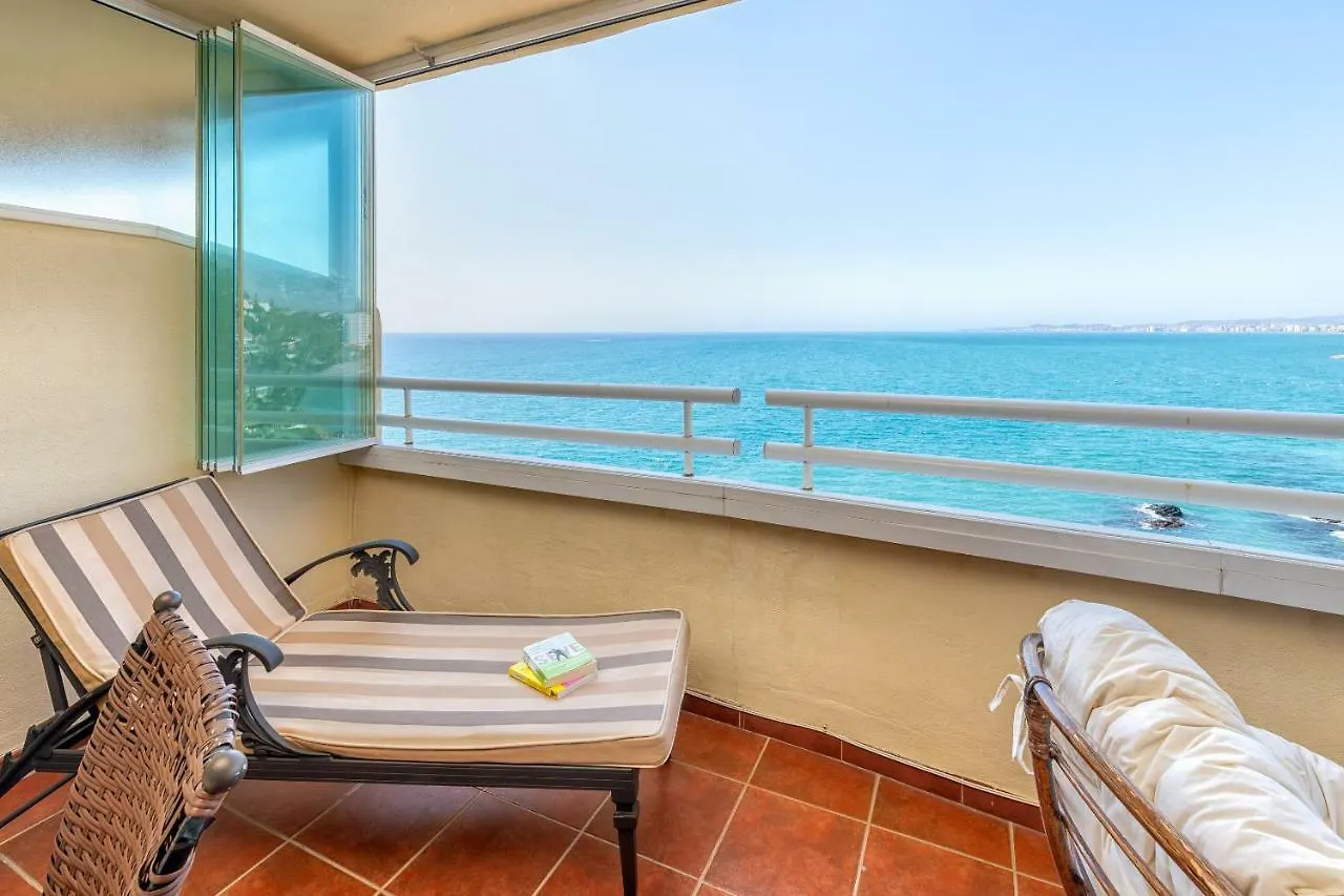 Costa Quebrada Beachfront Apartment Benalmadena